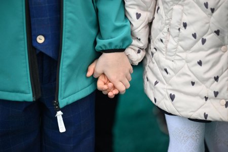 Зарплата родителям и бесплатные няни: как в России помогают семьям с детьми - РИА Новости, 05.11.2025 - «Новости»